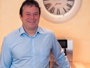 ruediger_schaefer_portrait_01.jpg
